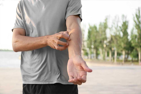 Sport mit Neurodermitis: Welche Kleidung Schweiß, Reibung und Juckreiz senkt